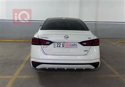 نيسان ألتيما